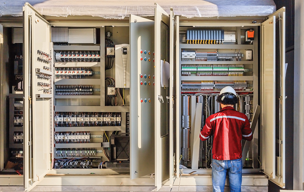 Cuarto eléctrico y de control industrial